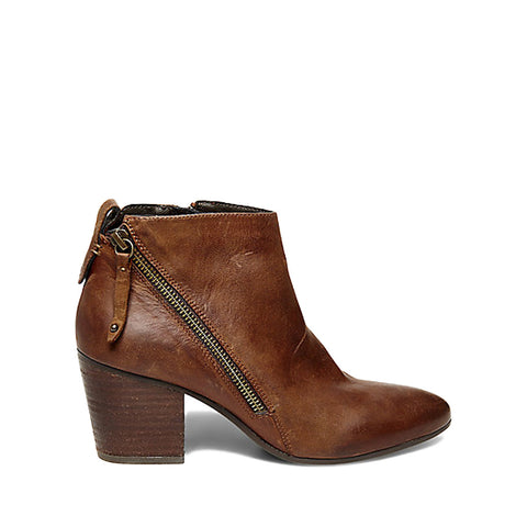 Steve Madden Women's Jaydun Boot in Cognac Leather